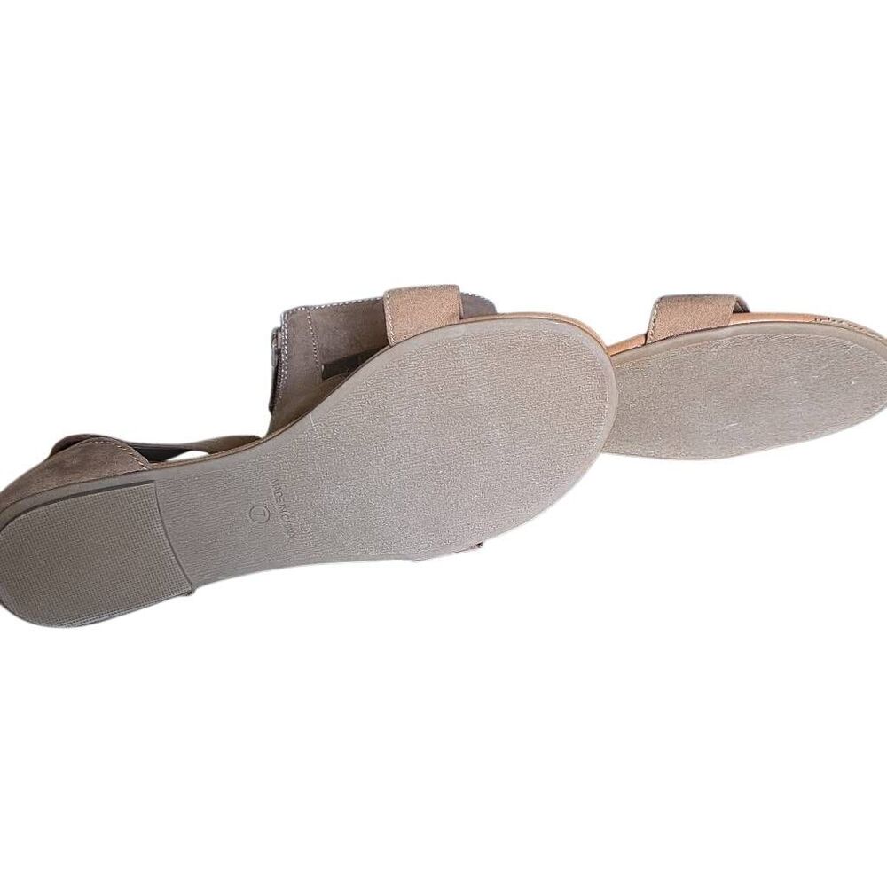 American Rag cie Women's Size 7 Tan Ankle Strap Back Zip Sandals - Picture 2 of 5